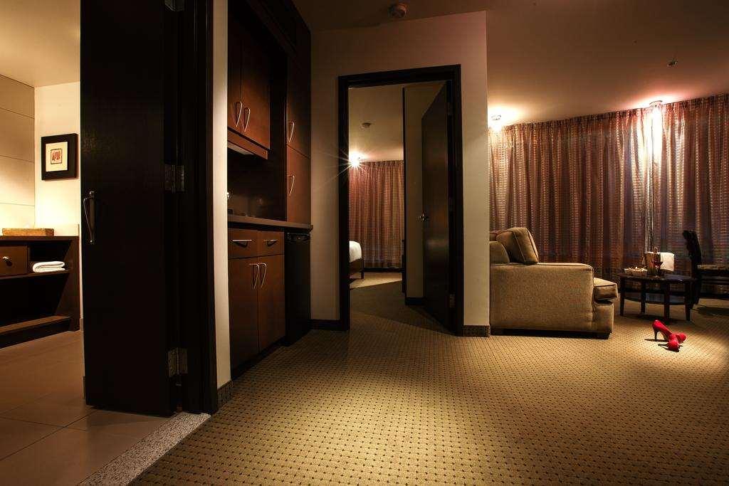 Hotel Mortagne Boucherville Room photo