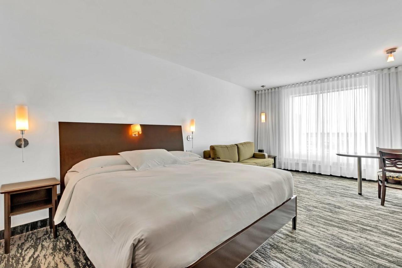 Hotel Mortagne Boucherville Exterior photo