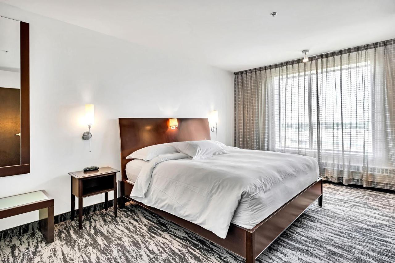 Hotel Mortagne Boucherville Exterior photo