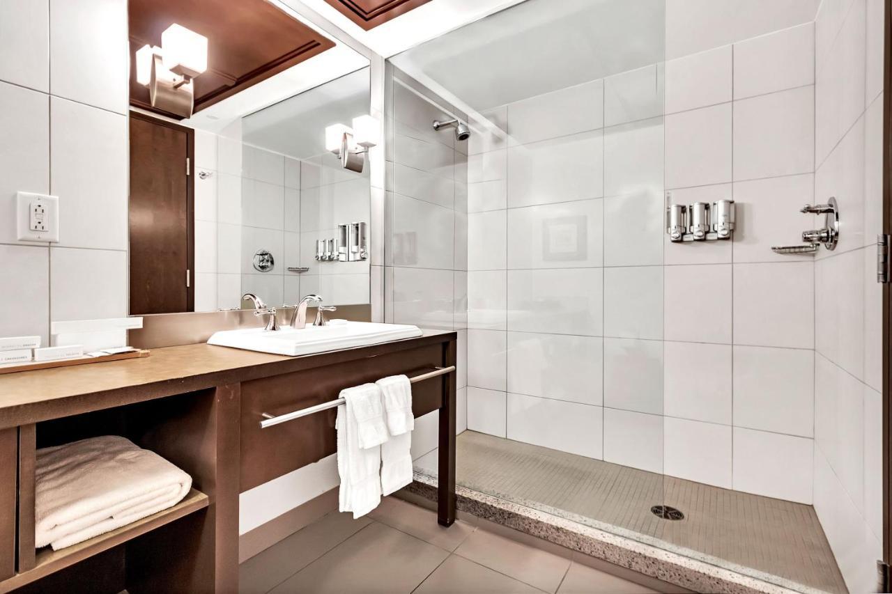 Hotel Mortagne Boucherville Exterior photo