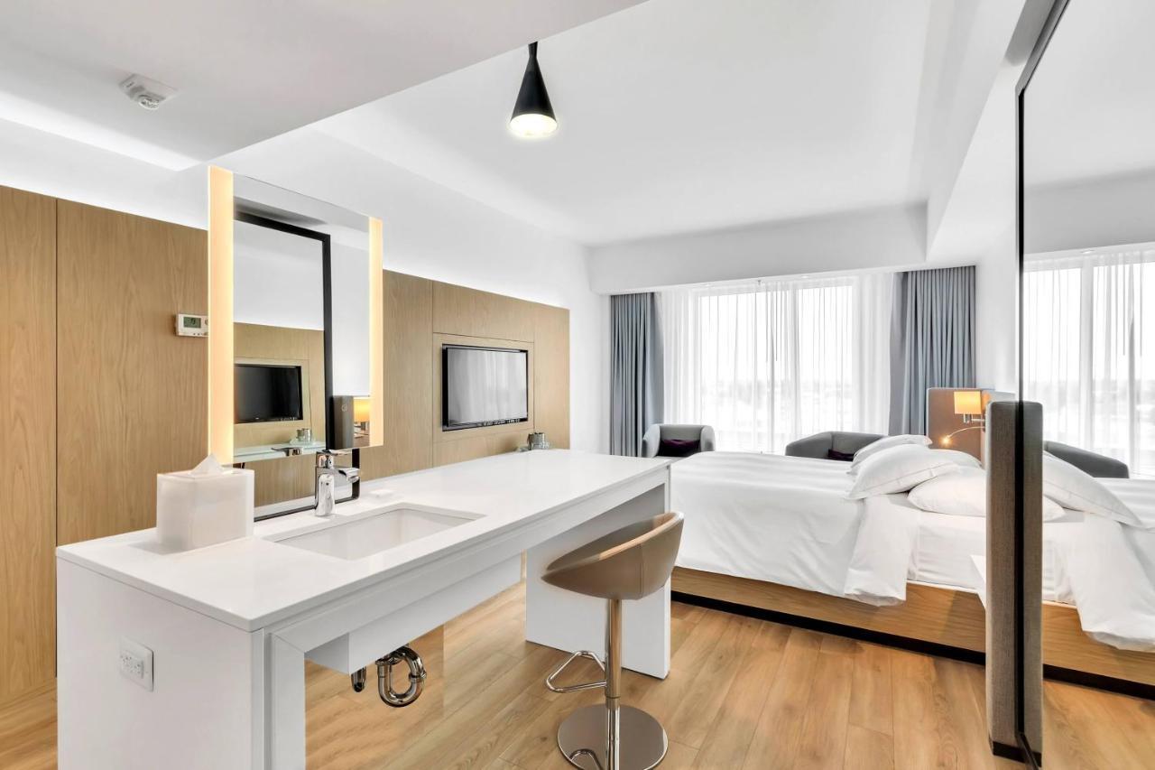 Hotel Mortagne Boucherville Exterior photo