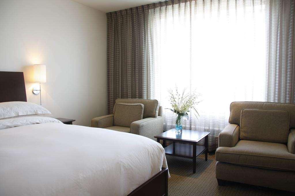 Hotel Mortagne Boucherville Exterior photo