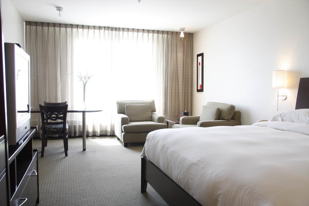 Hotel Mortagne Boucherville Exterior photo