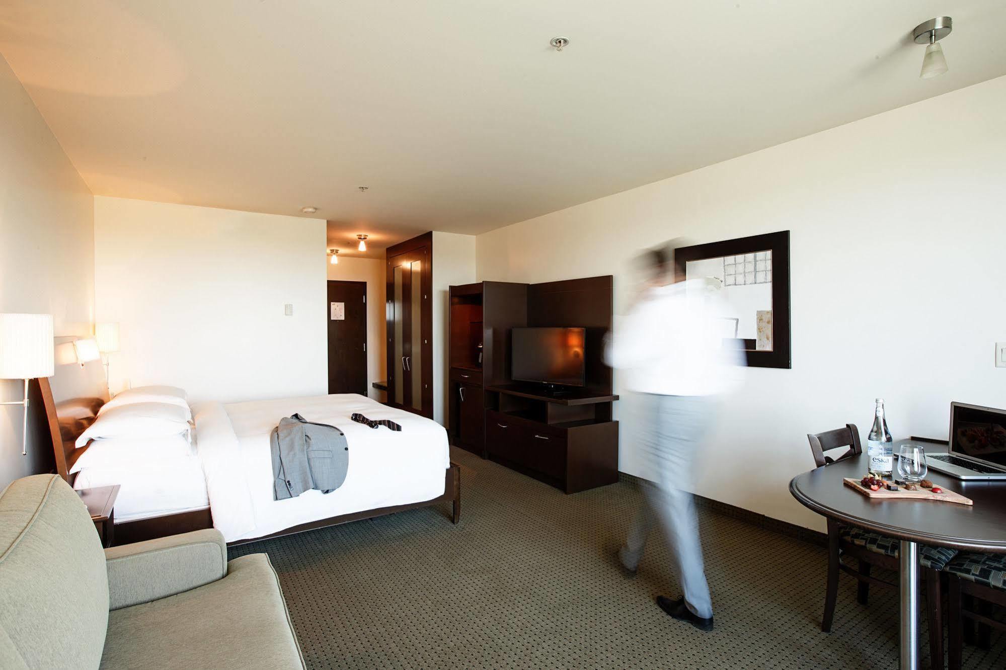Hotel Mortagne Boucherville Exterior photo