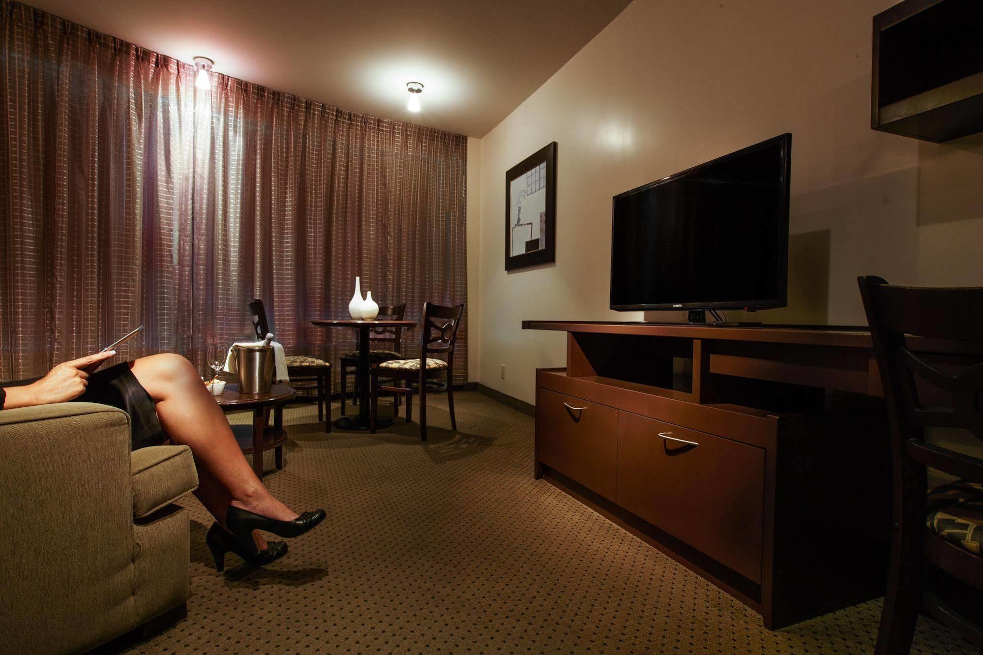 Hotel Mortagne Boucherville Exterior photo