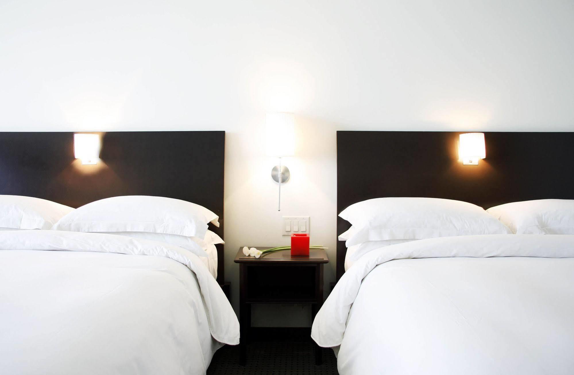 Hotel Mortagne Boucherville Exterior photo